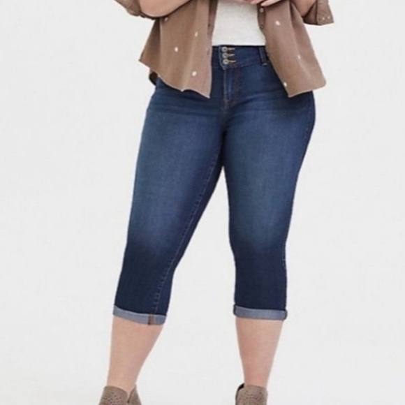 Torrid Women’s Jeans 18R Blue Skinny Stretch Medium Blue Wash Whiskered 18R Reg - Picture 1 of 10